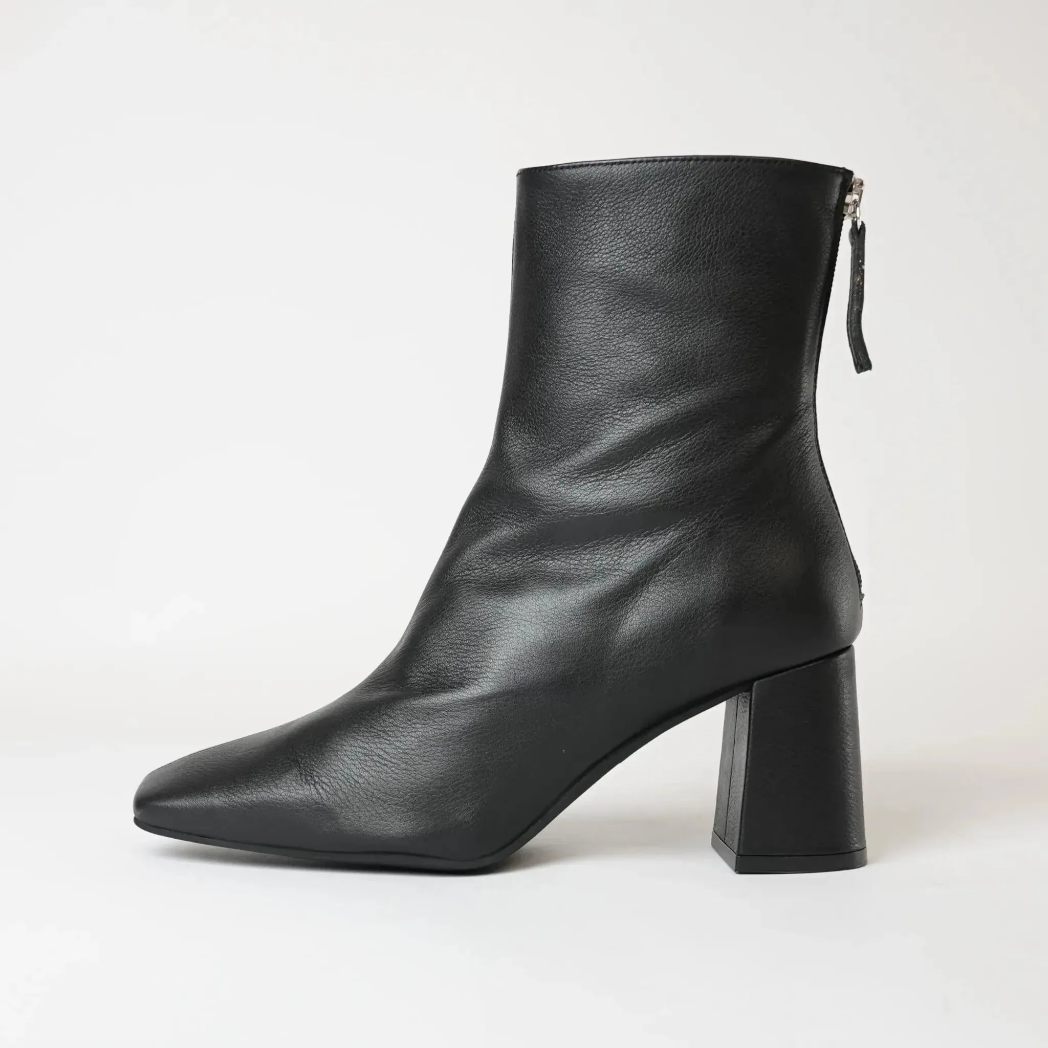 Ag-23535 Black Leather Ankle Boots