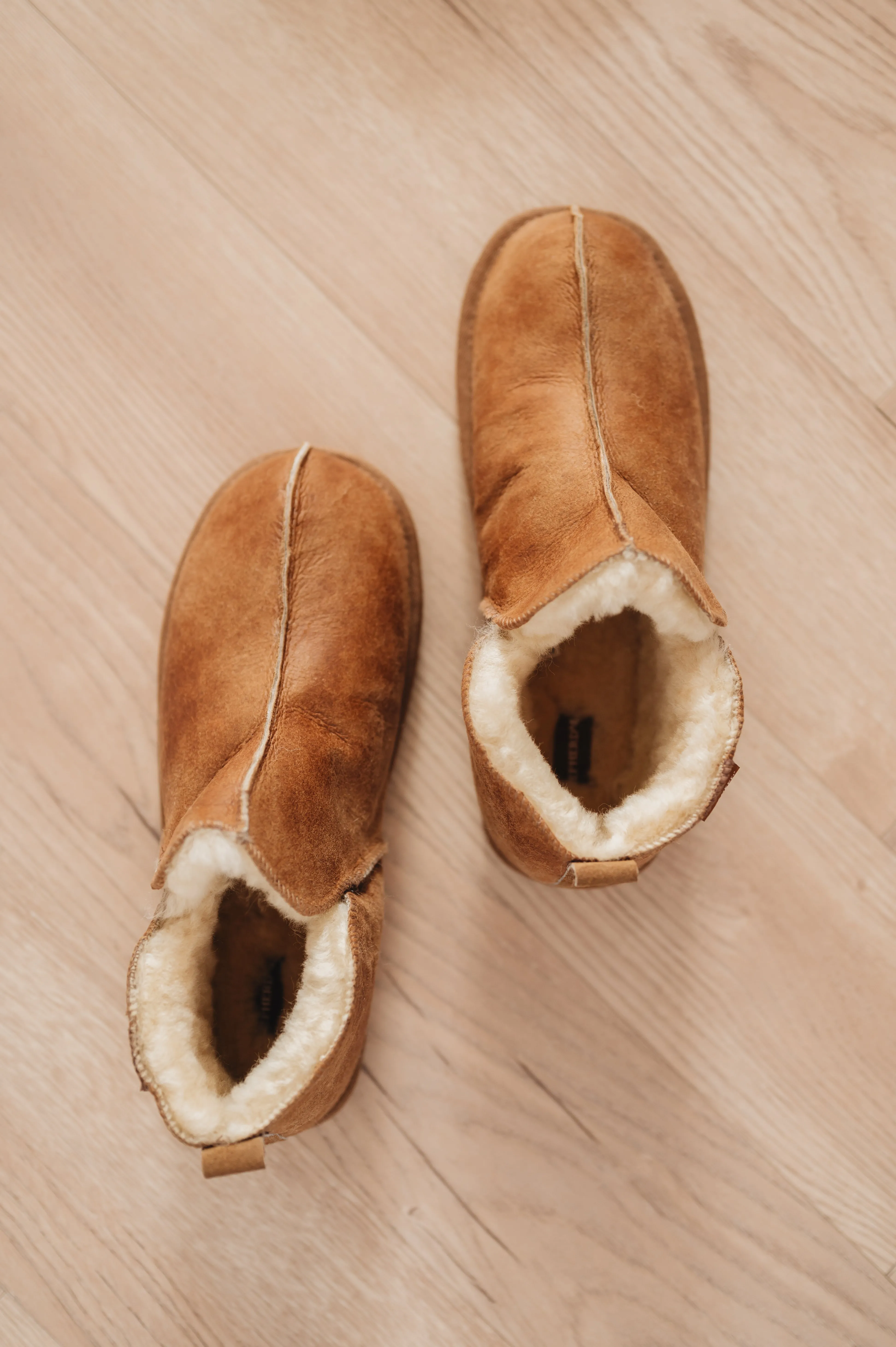 ANTON Shepherd Mens Sheepskin Slippers with Sole