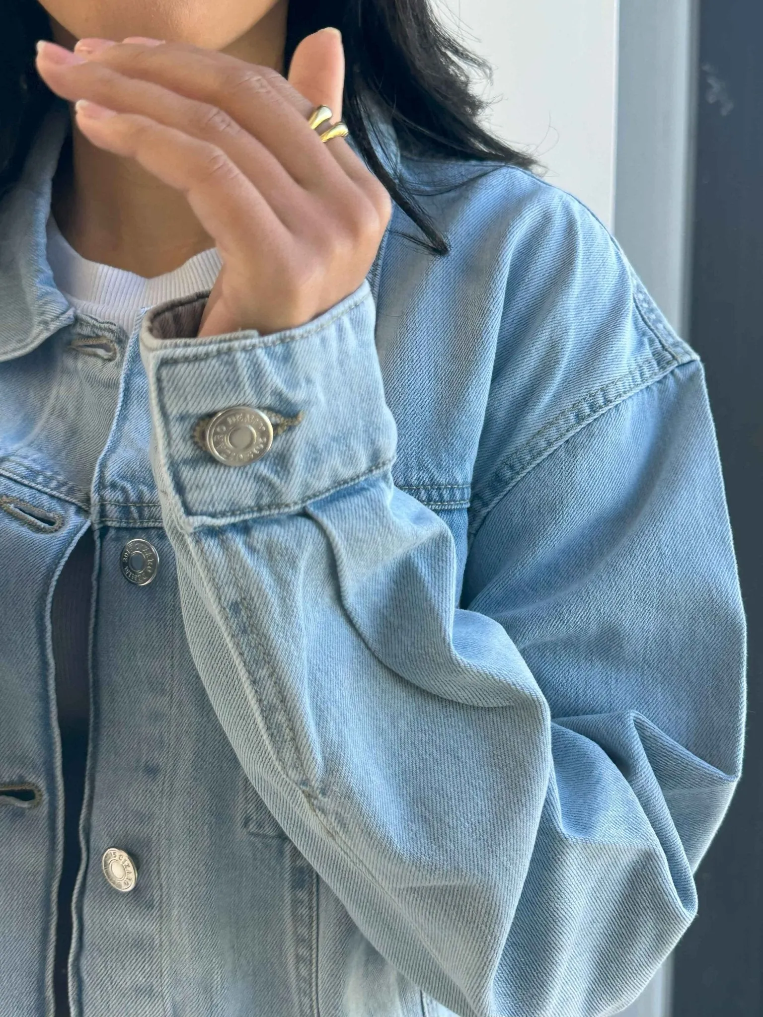 Denim Jacket - Light Blue Wash Straight Fit.