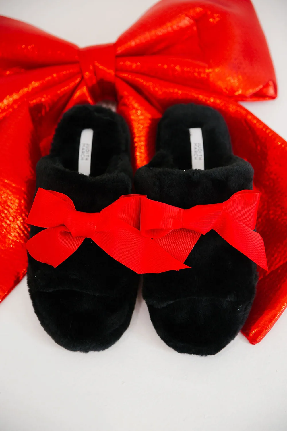 HOLIDAY SEASON BLACK SLIPPERS