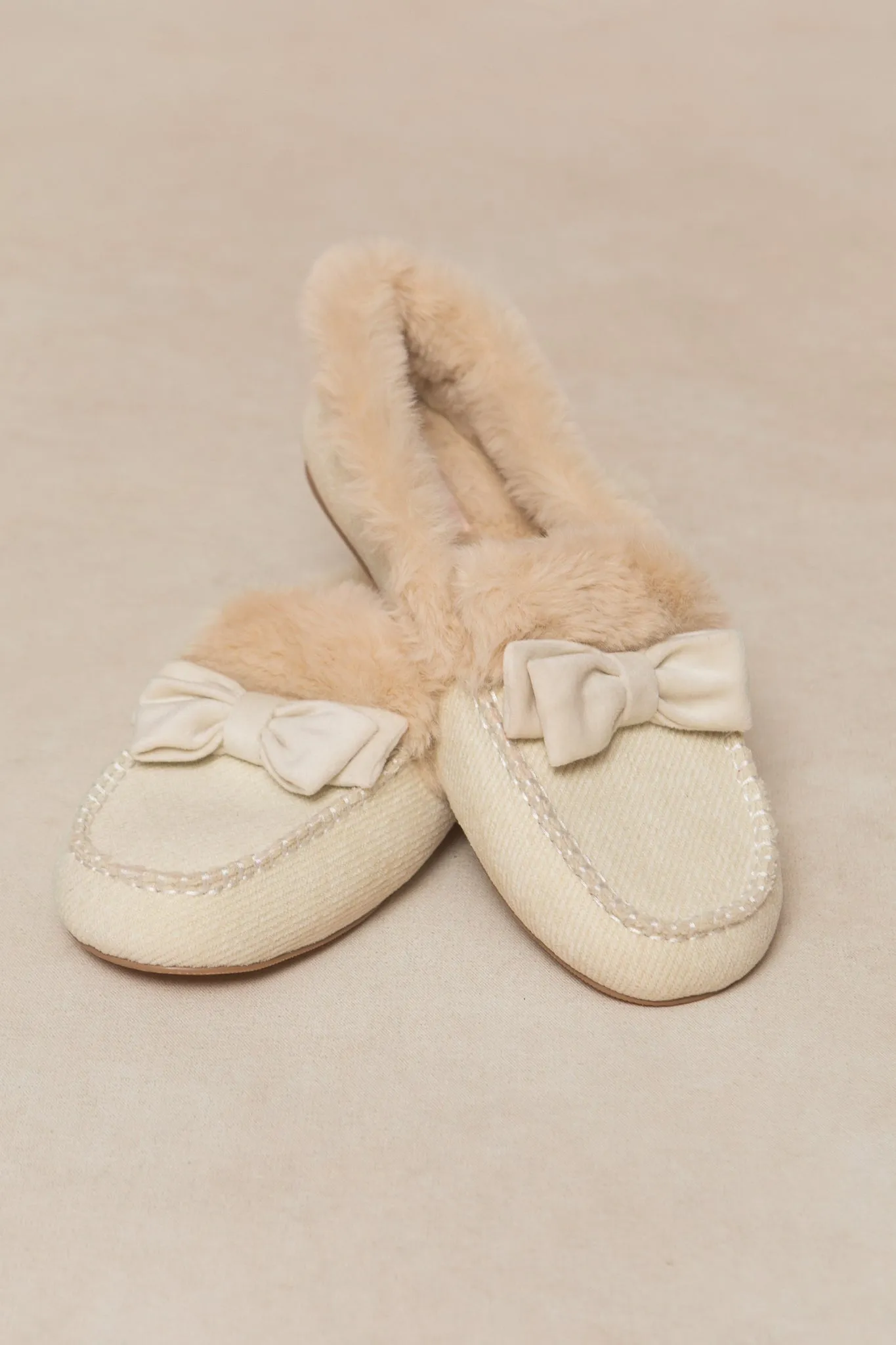 Ivy Bow Slippers in Cream