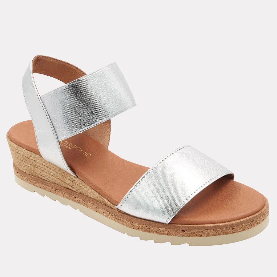 Neveah Metallic Wedge