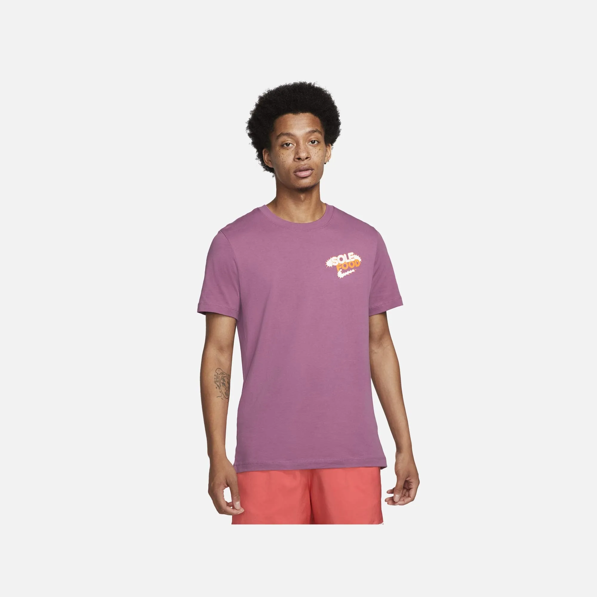 Nike | NSW T-SHIRT  { LIGHT BORDEAUX