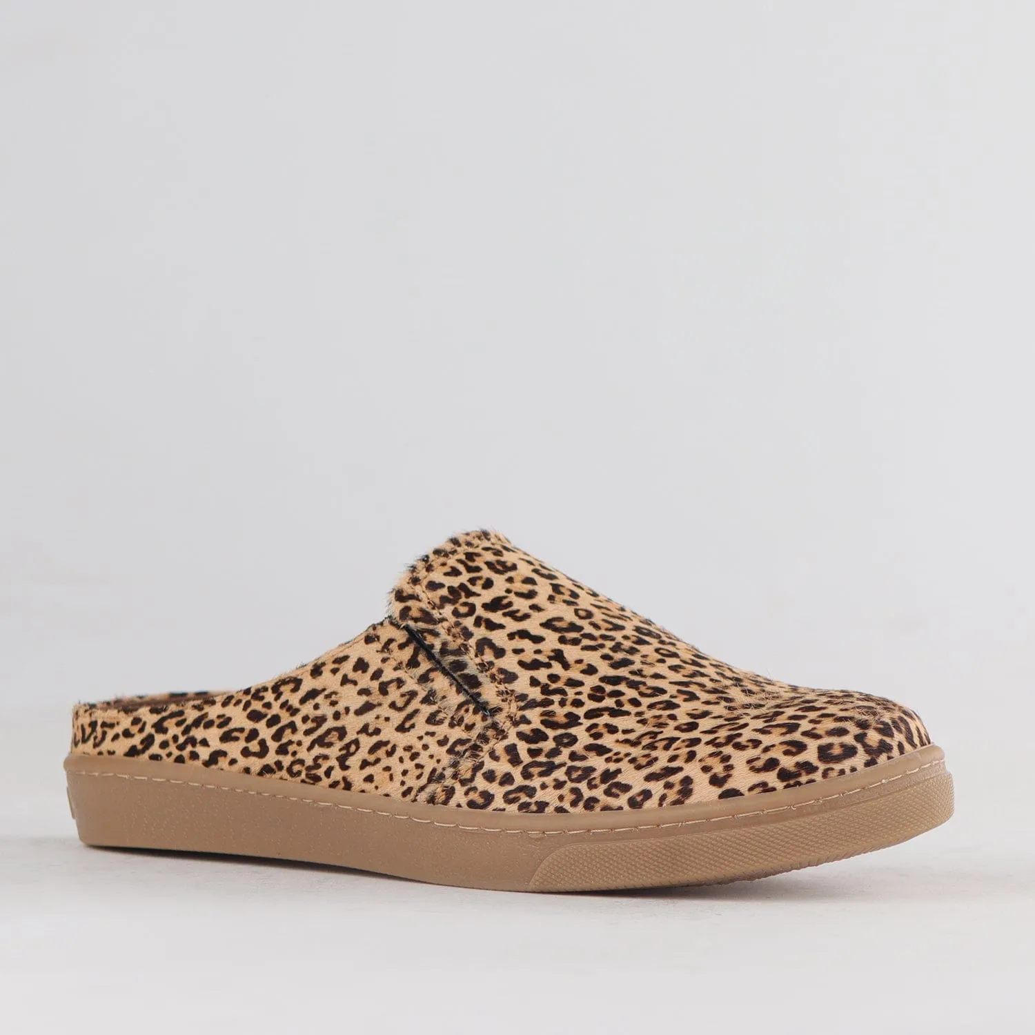 Slip-on sneakers with Removable Footbed in Cheetah Print - 12797