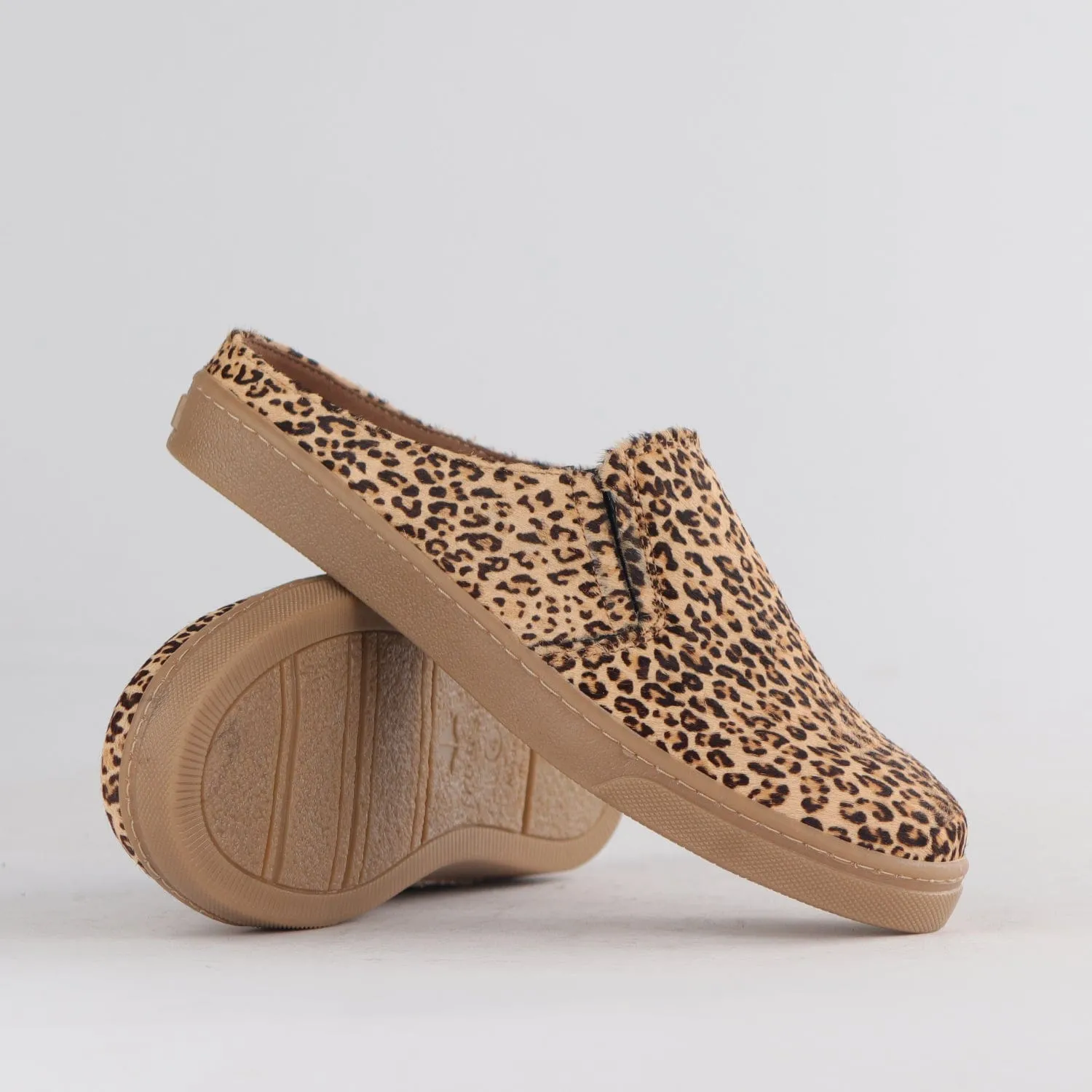 Slip-on sneakers with Removable Footbed in Cheetah Print - 12797